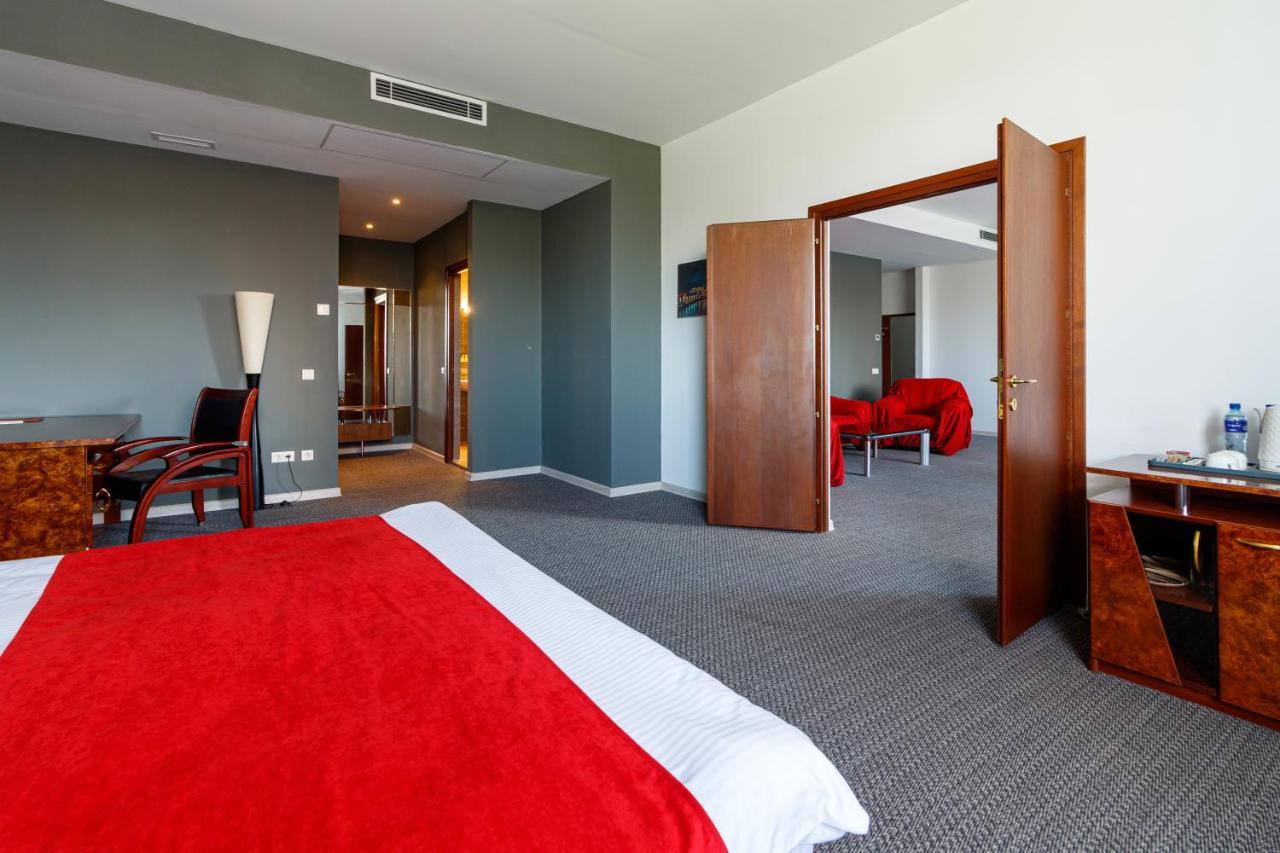 Moscow House Hotel Jerevan Buitenkant foto