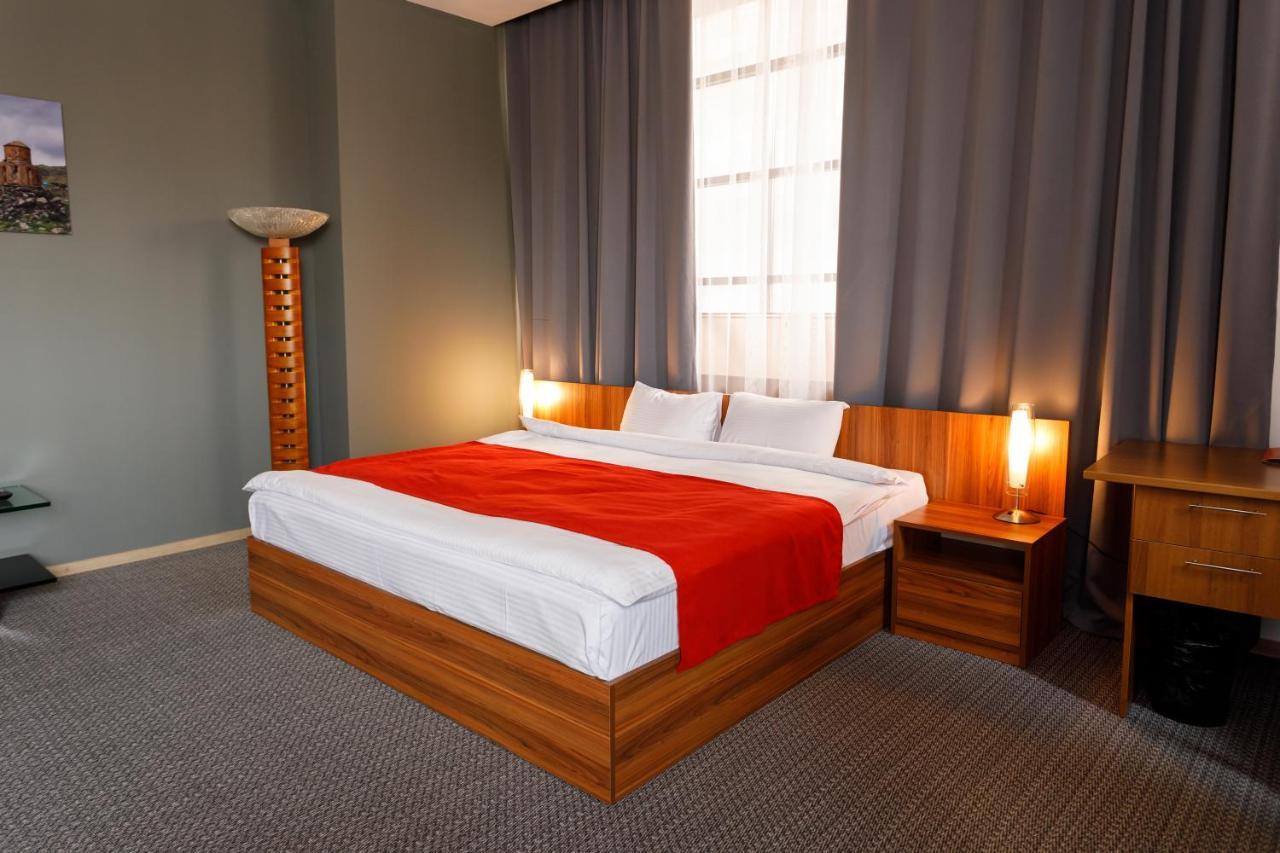 Moscow House Hotel Jerevan Buitenkant foto